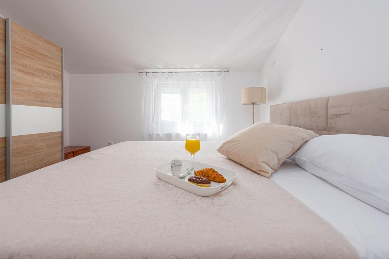 Apartment Noa'S Garden ビビニェ エクステリア 写真