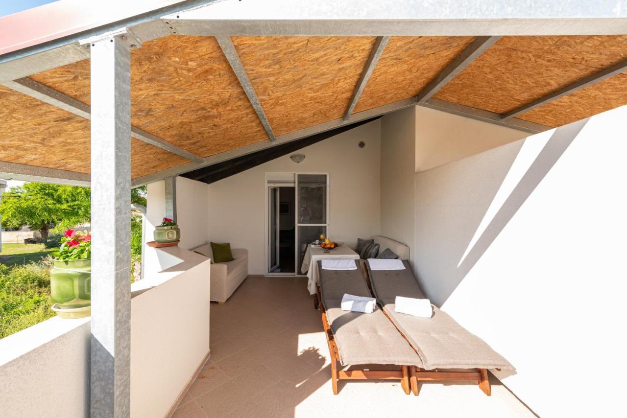 Apartment Noa'S Garden ビビニェ エクステリア 写真